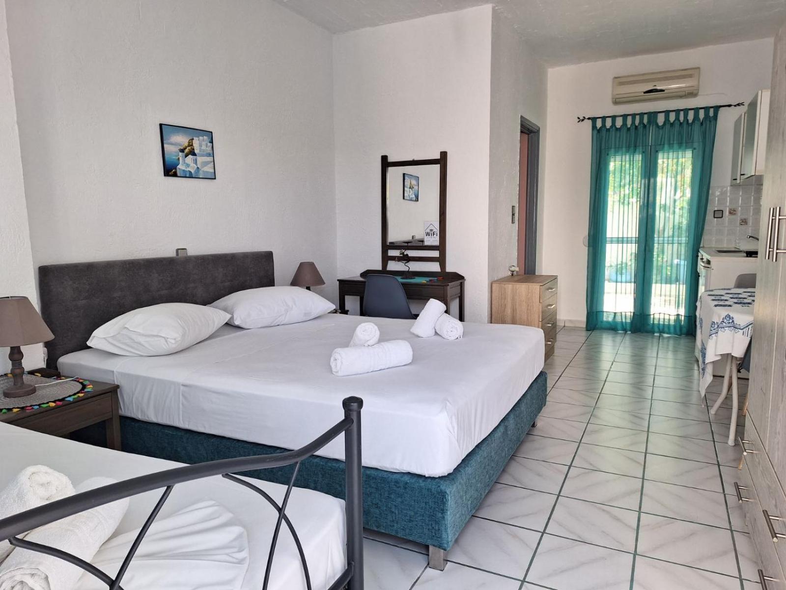 Βig Βlue Apartments Makrýgialos 外观 照片