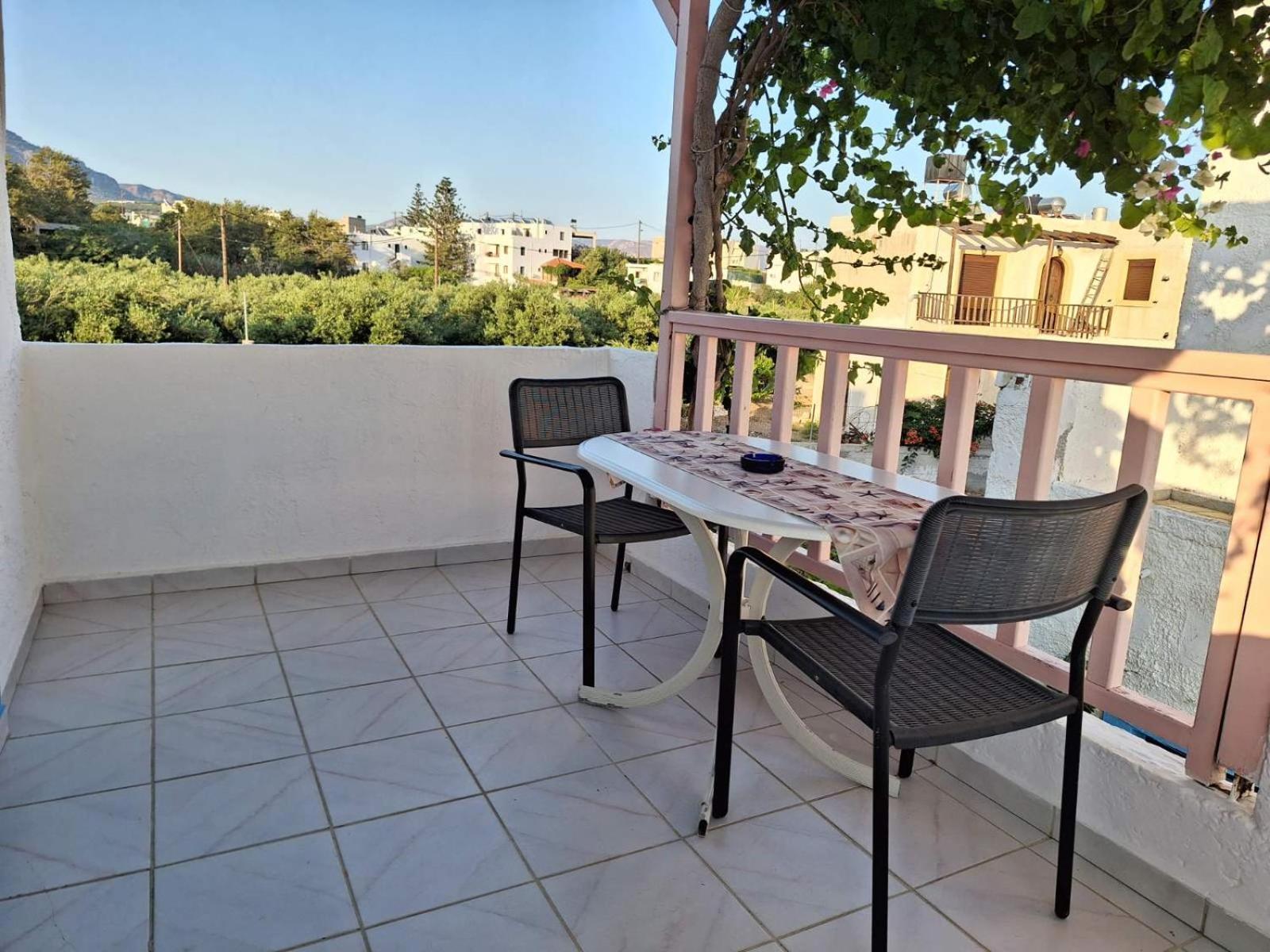 Βig Βlue Apartments Makrýgialos 外观 照片
